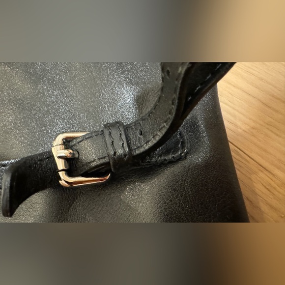 Neiman Marcus Italian-made Black leather backpack, adjustable straps, medium - Picture 5 of 10